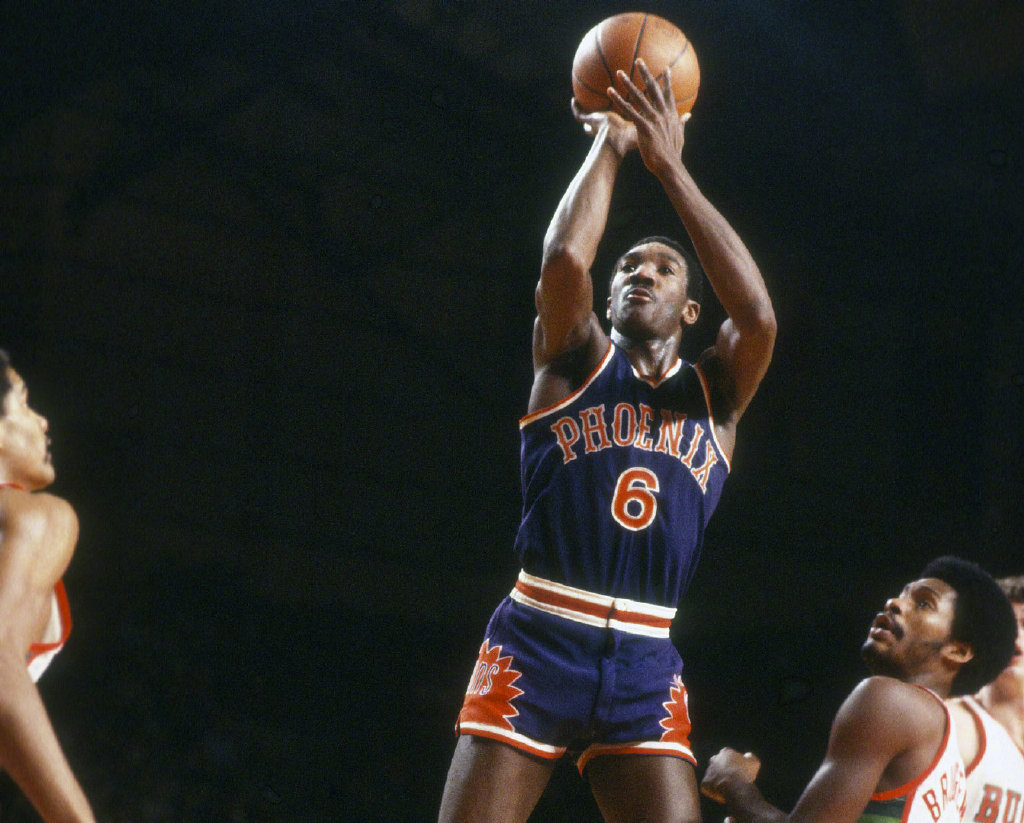 爱游戏体育官方网站关于今夜皇家马德里备战社区盾菲尼克斯太阳今夜队长鼓劲，这一次真的上海申花防线松动备战亚冠的信息